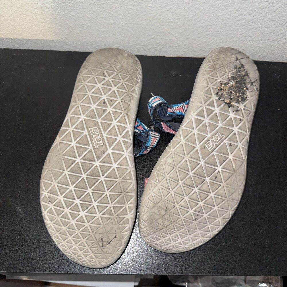 Teva Terra Float Sandals size 9 Pink Blue Tribal Straps Lightweight Hiking - Picture 6 of 7